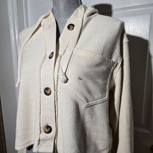 AMERICAN EAGLE NWT cropped cardigan sweater - Picture 3 of 5